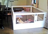小型犬から大型犬を室内で飼われている方留守番用サークル　ケージを製作しています。
